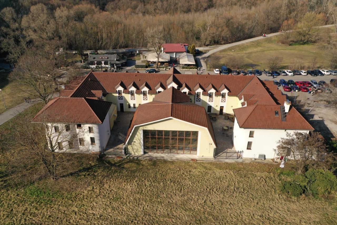 Hotel Hradna Brana Bratislava Luaran gambar