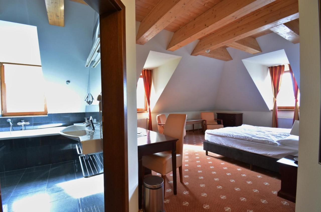 Hotel Hradna Brana Bratislava Luaran gambar