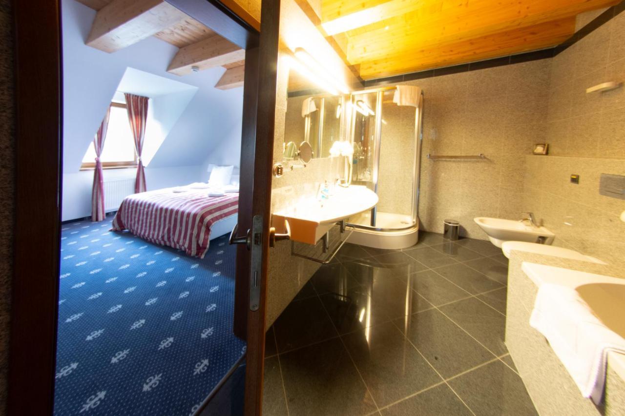 Hotel Hradna Brana Bratislava Luaran gambar