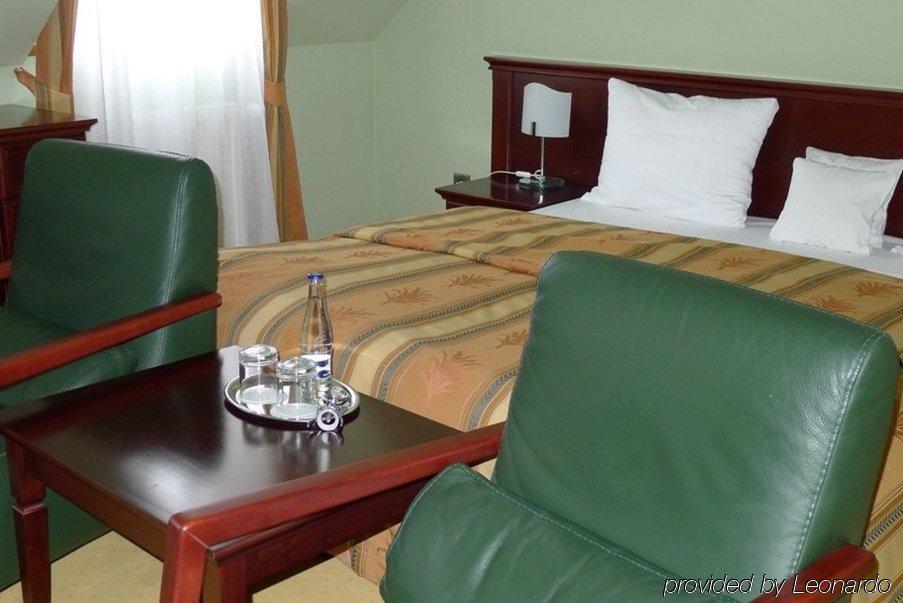 Hotel Hradna Brana Bratislava Bilik gambar